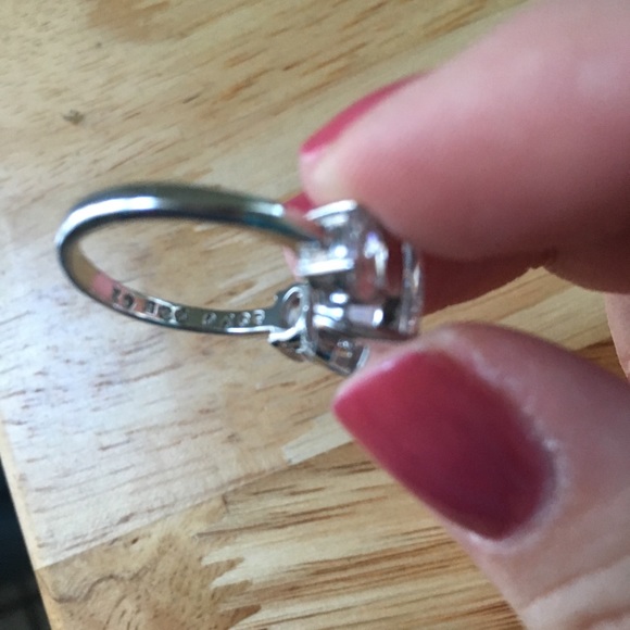 Sterling 3 stone ring - Picture 5 of 8